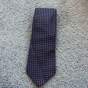 Elegant Navy Blue and Red Patterned Tie